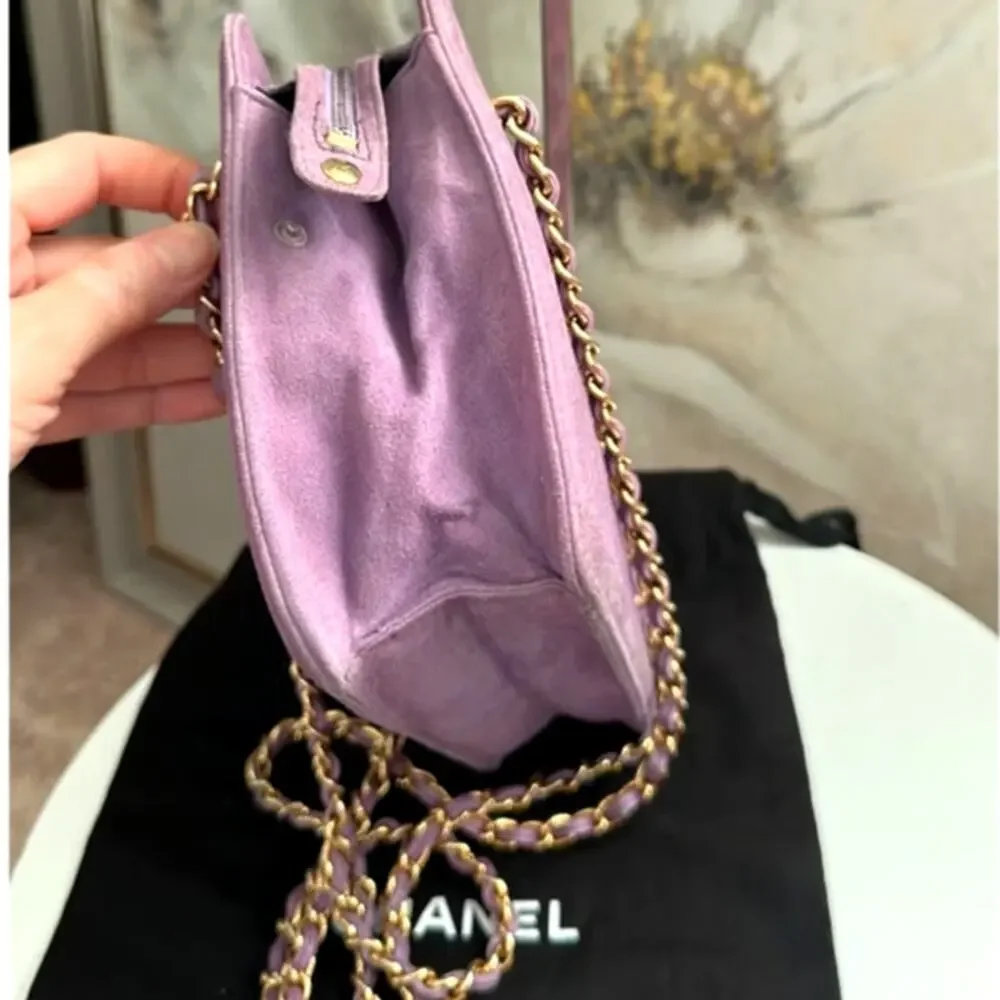 CHANEL Vintage Purple Quilted Suede Chain Link Shoulder Bag CC Logo Tassel Charm